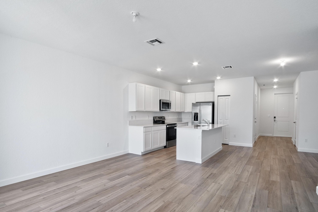 381 Se Crossoak Lane - Photo 15