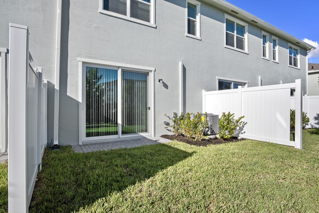 381 Se Crossoak Lane - Photo 33