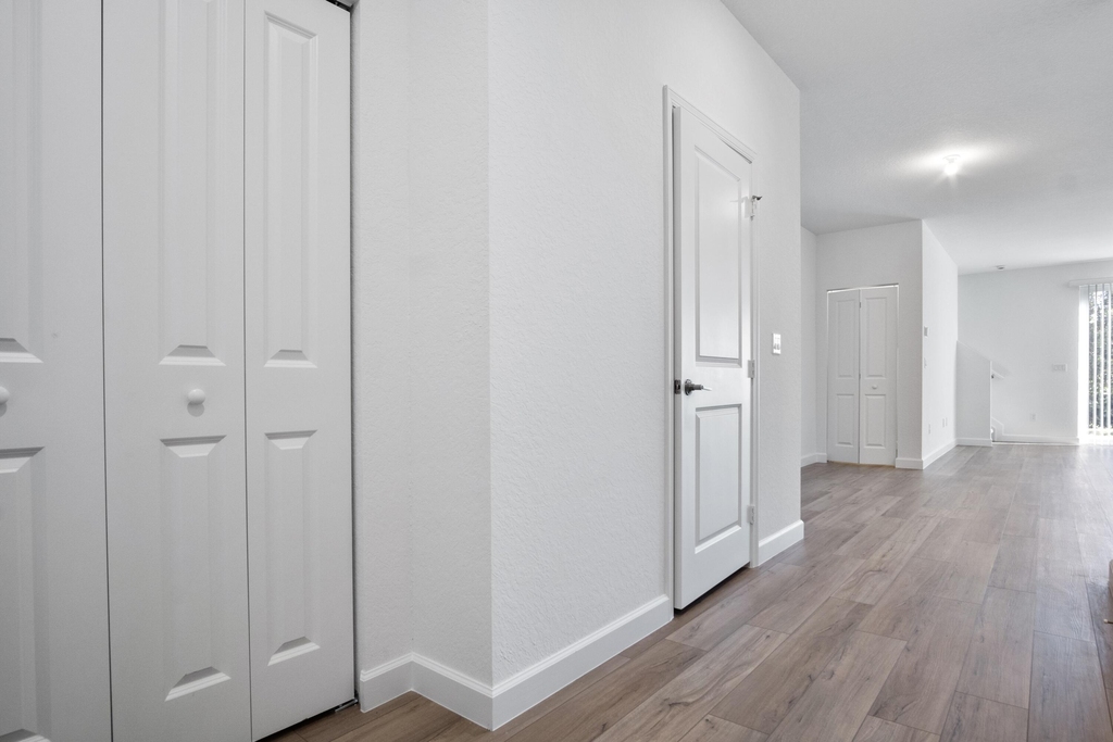381 Se Crossoak Lane - Photo 8