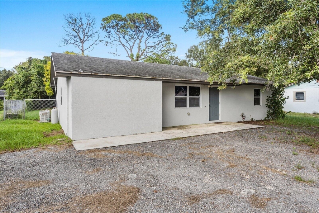 3031 Nw 2nd Street - Photo 2