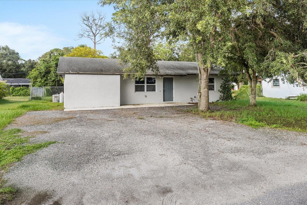 3031 Nw 2nd Street - Photo 1