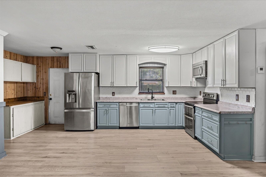 3031 Nw 2nd Street - Photo 6