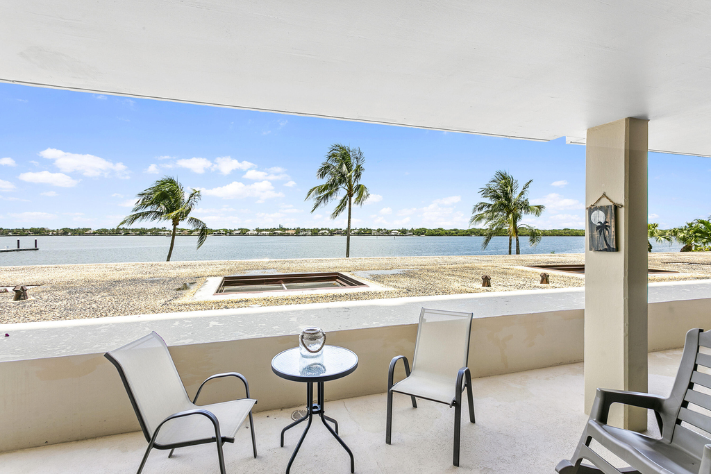 132 Lakeshore Drive - Photo 16