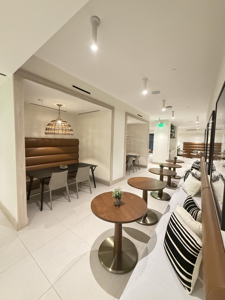 225 N Miami Avenue - Photo 16