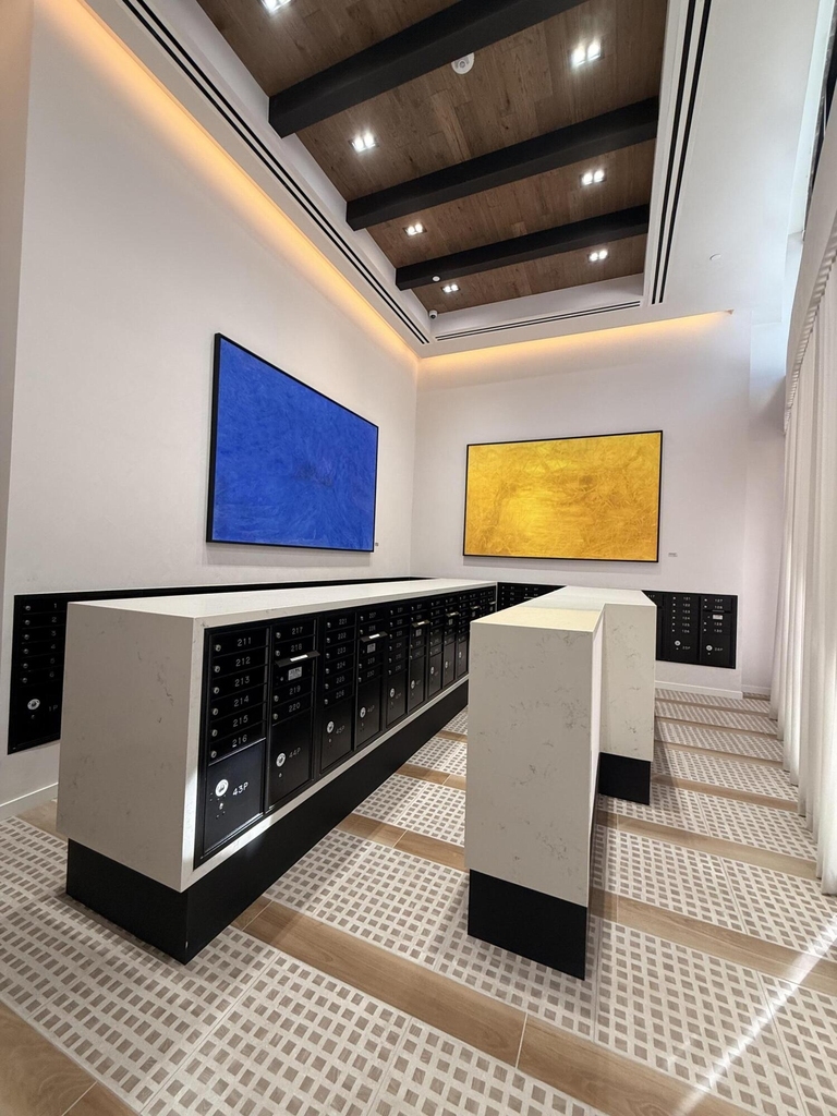 225 N Miami Avenue - Photo 3