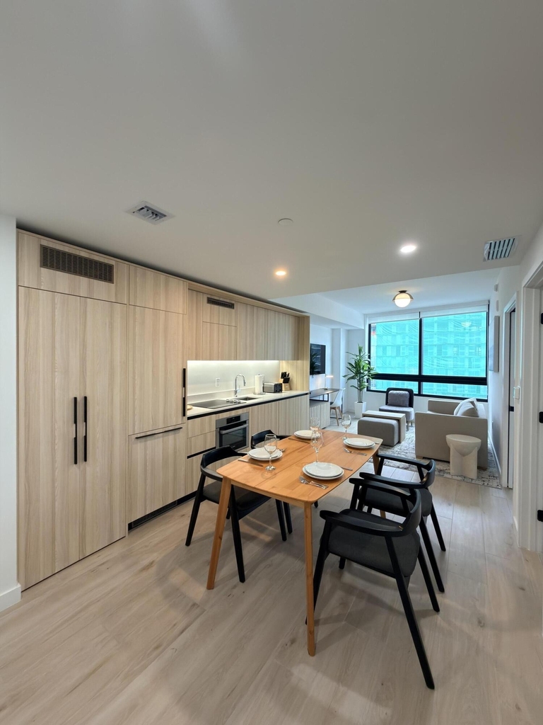 225 N Miami Avenue - Photo 21