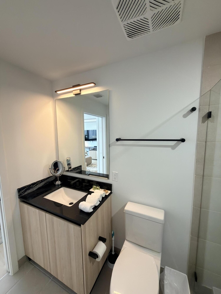 225 N Miami Avenue - Photo 34