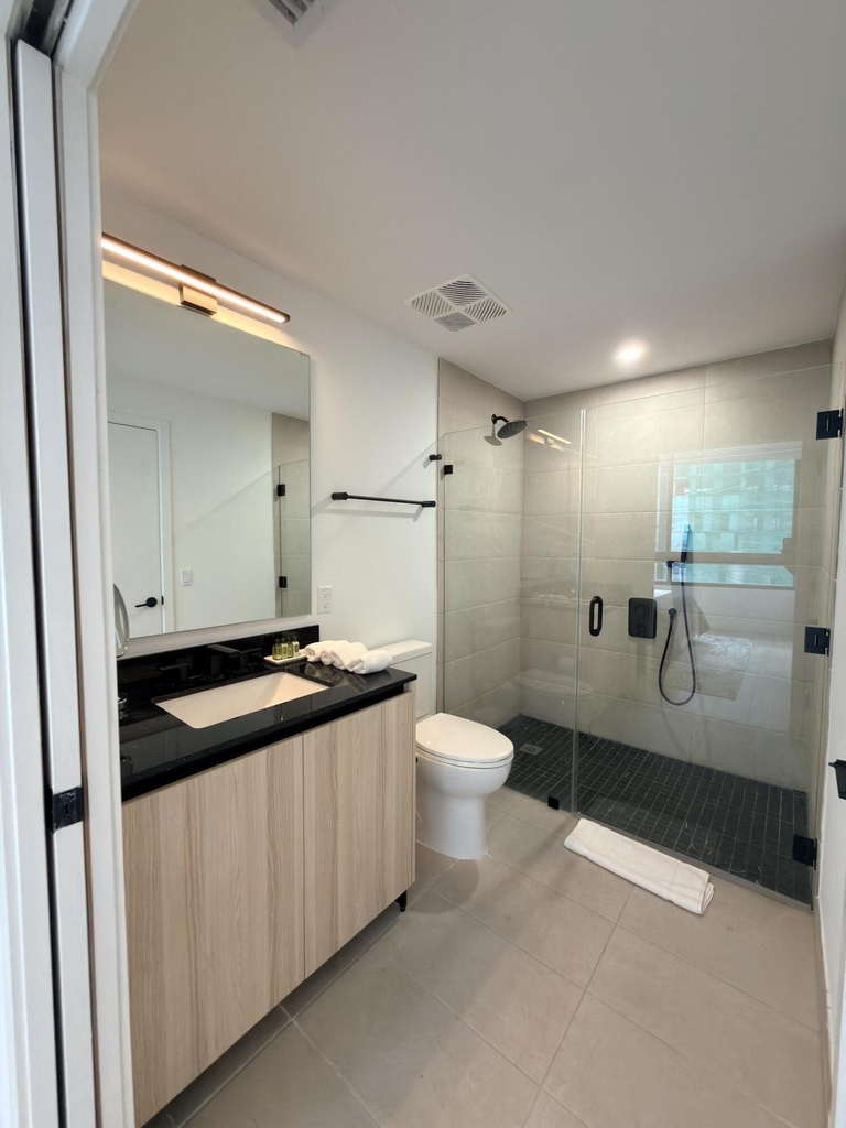 225 N Miami Avenue - Photo 33