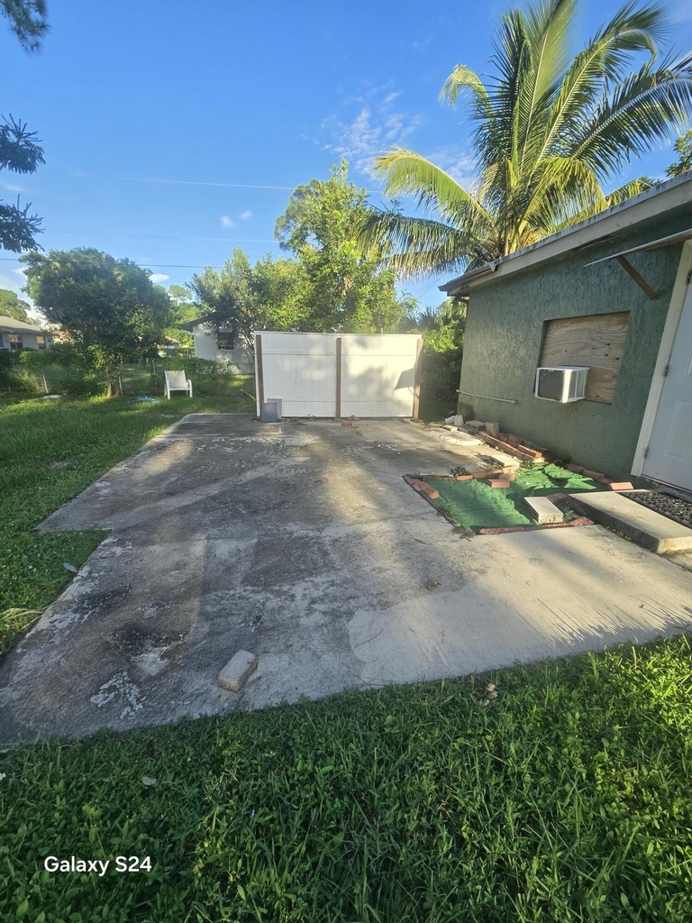 702 Fleming Avenue - Photo 2