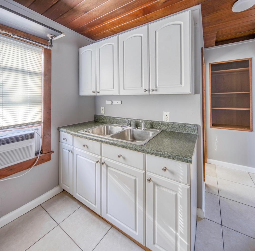 225 S K Street - Photo 3