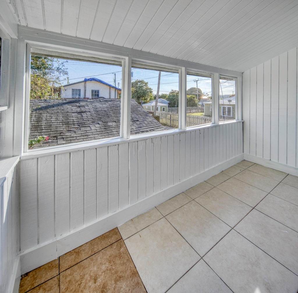 225 S K Street - Photo 1