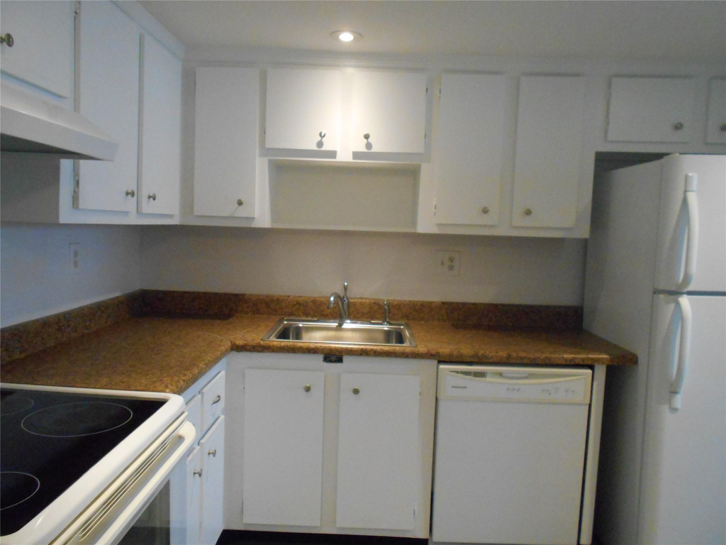 2781 Taft Street - Photo 2