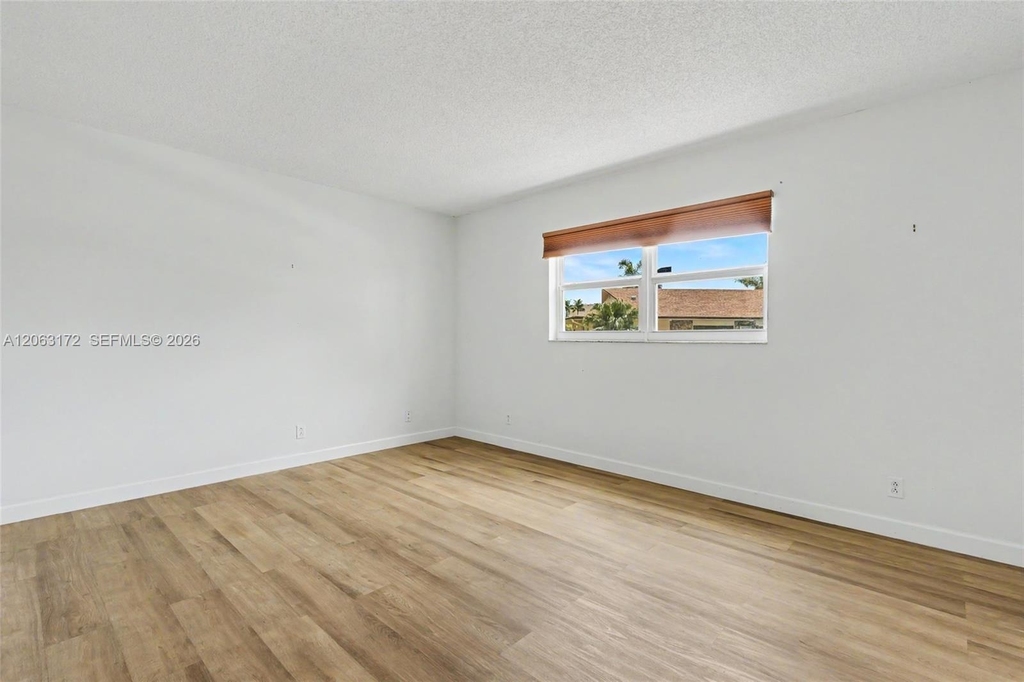 414 Se 10th Street - Photo 20