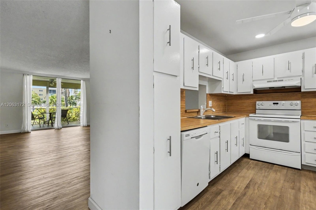 414 Se 10th Street - Photo 21