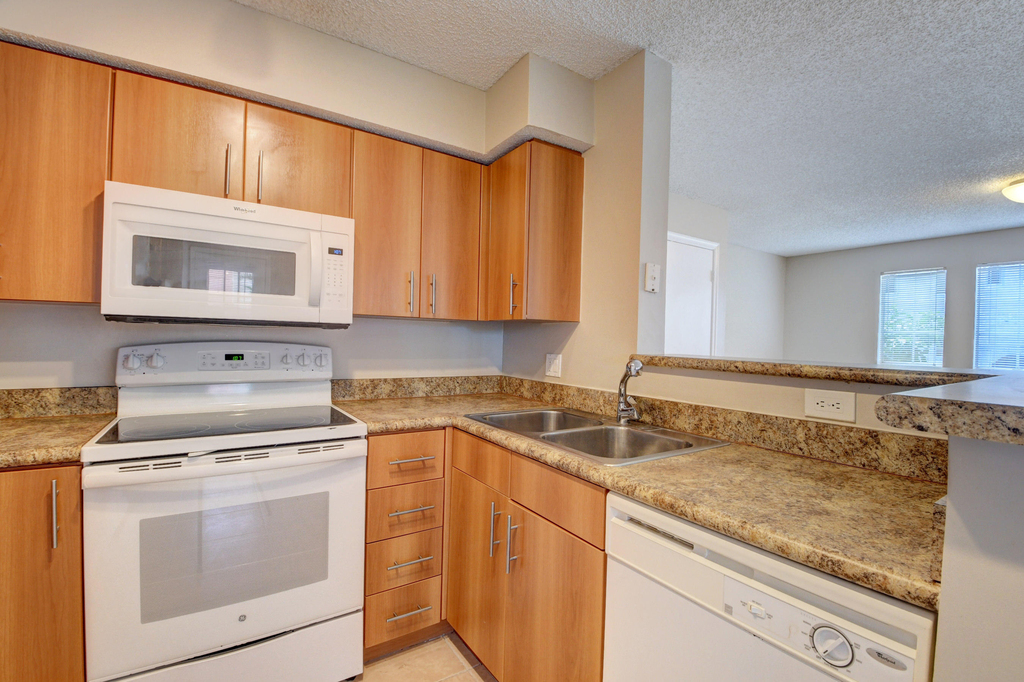 1365 Crystal Way - Photo 16