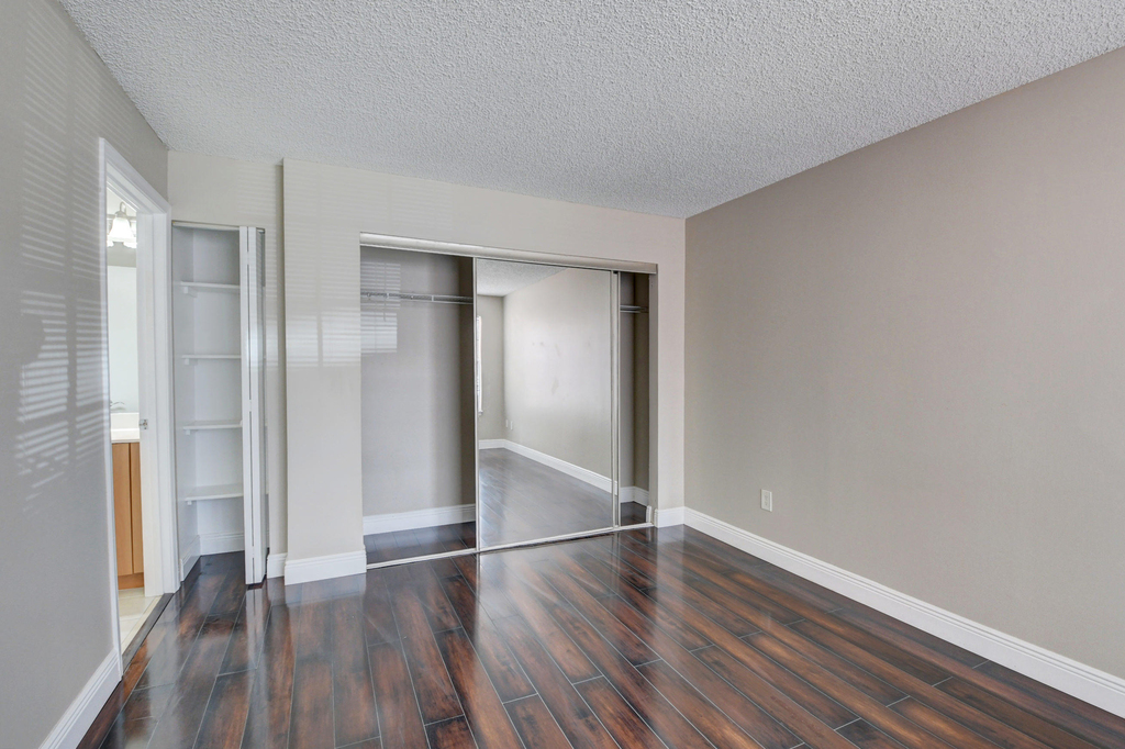 1365 Crystal Way - Photo 25