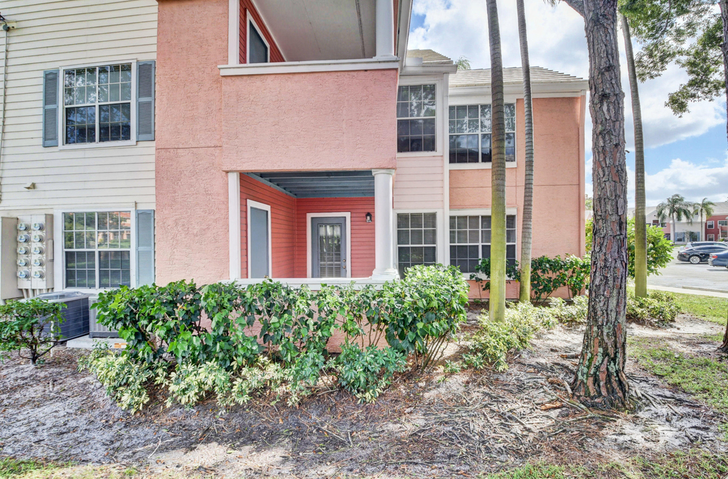 1365 Crystal Way - Photo 36