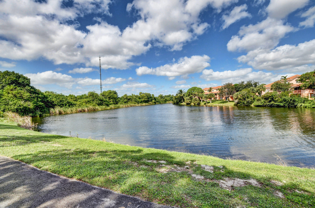 1365 Crystal Way - Photo 30