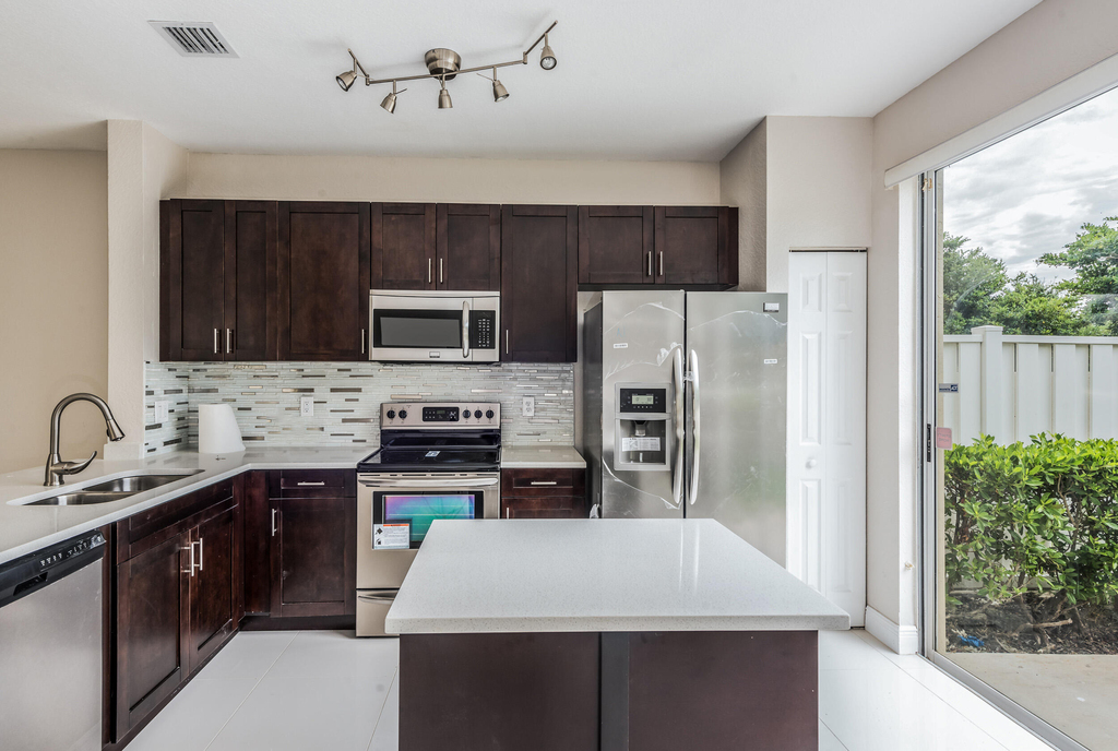 4020 Nw 90th Way - Photo 9