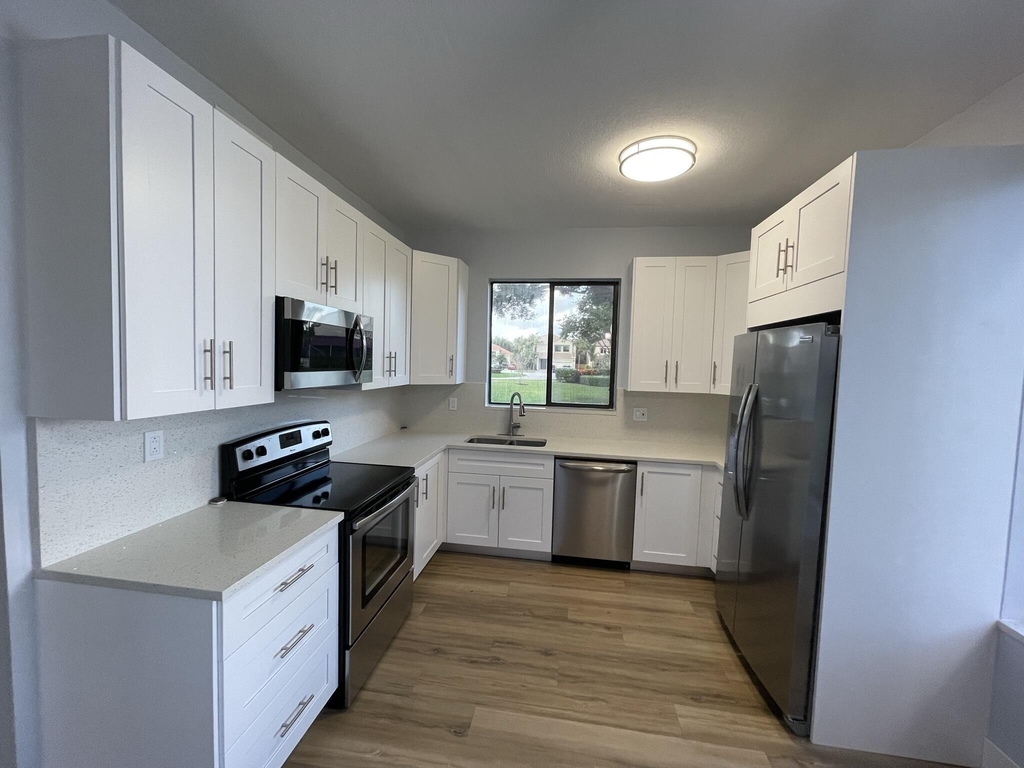 7525 Nw 61st Terrace - Photo 12