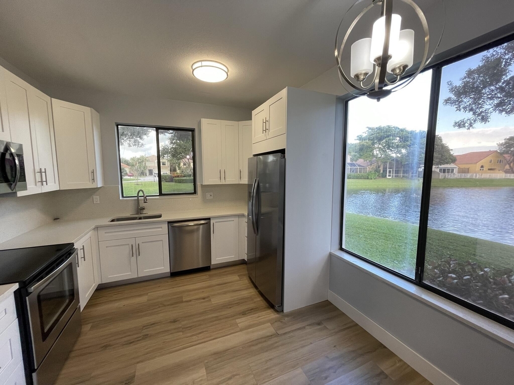 7525 Nw 61st Terrace - Photo 13