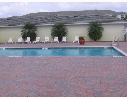 2080 Greenview Shores Boulevard - Photo 12