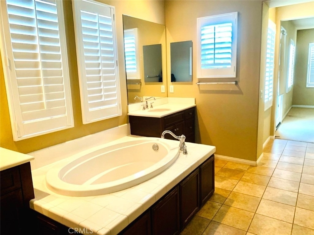 3943 E Spring Hill Court - Photo 8