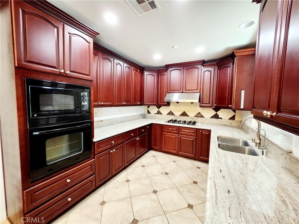1016 W Huntington Drive - Photo 9