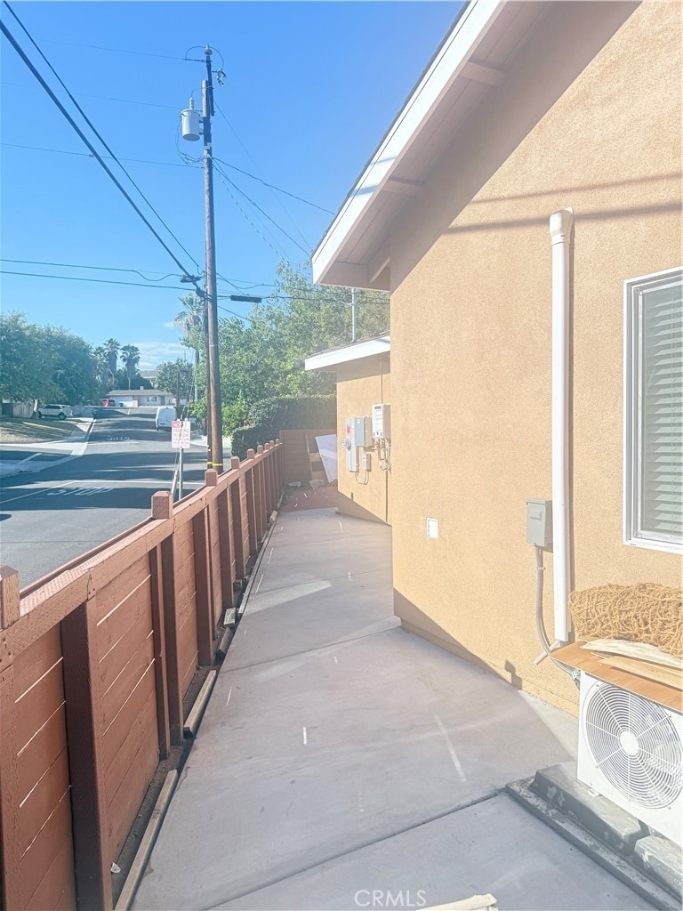 1811 S Mcpherrin - Photo 2