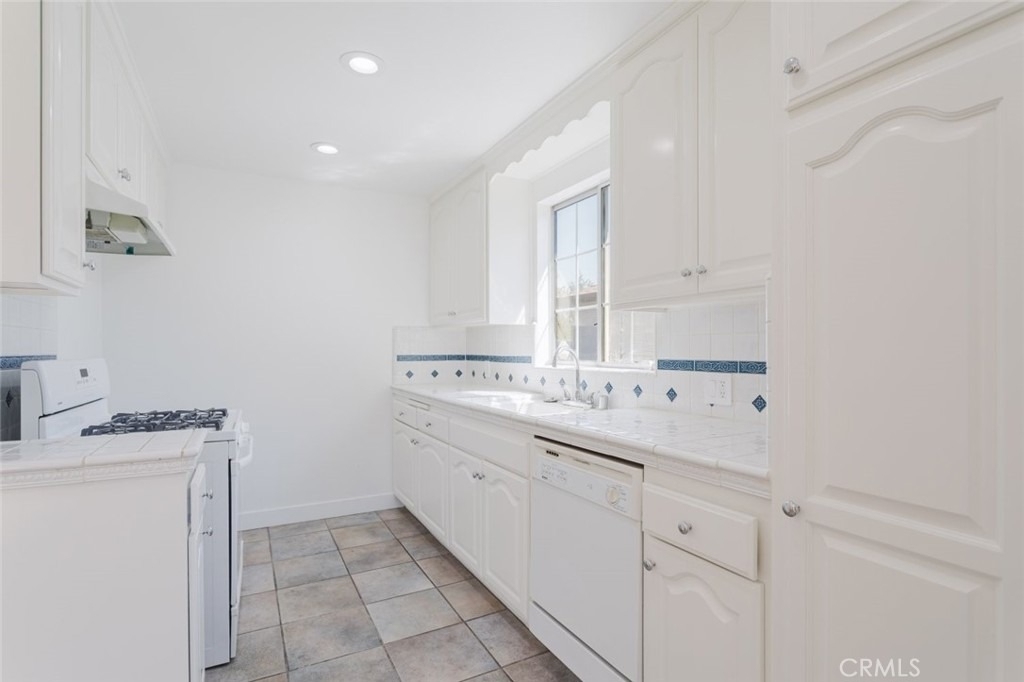 7737 Cleon Avenue - Photo 23