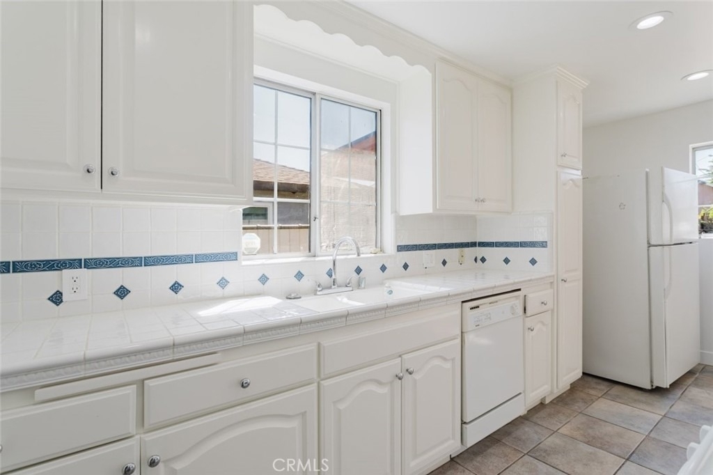 7737 Cleon Avenue - Photo 26