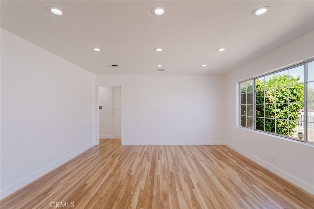 7737 Cleon Avenue - Photo 4