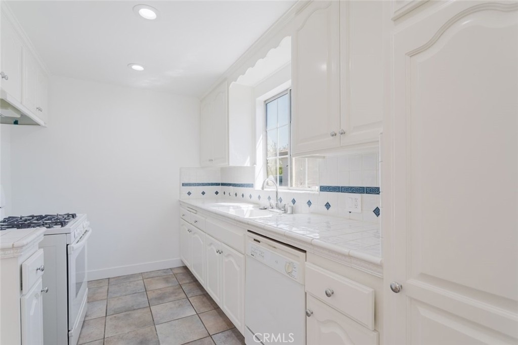 7737 Cleon Avenue - Photo 22