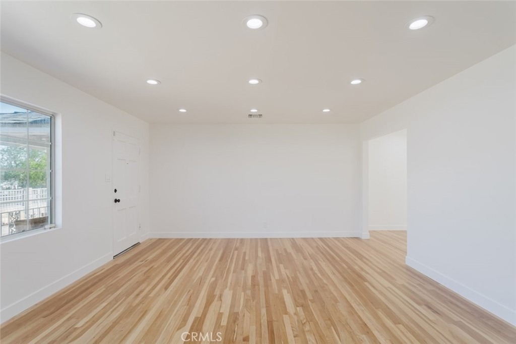 7737 Cleon Avenue - Photo 8