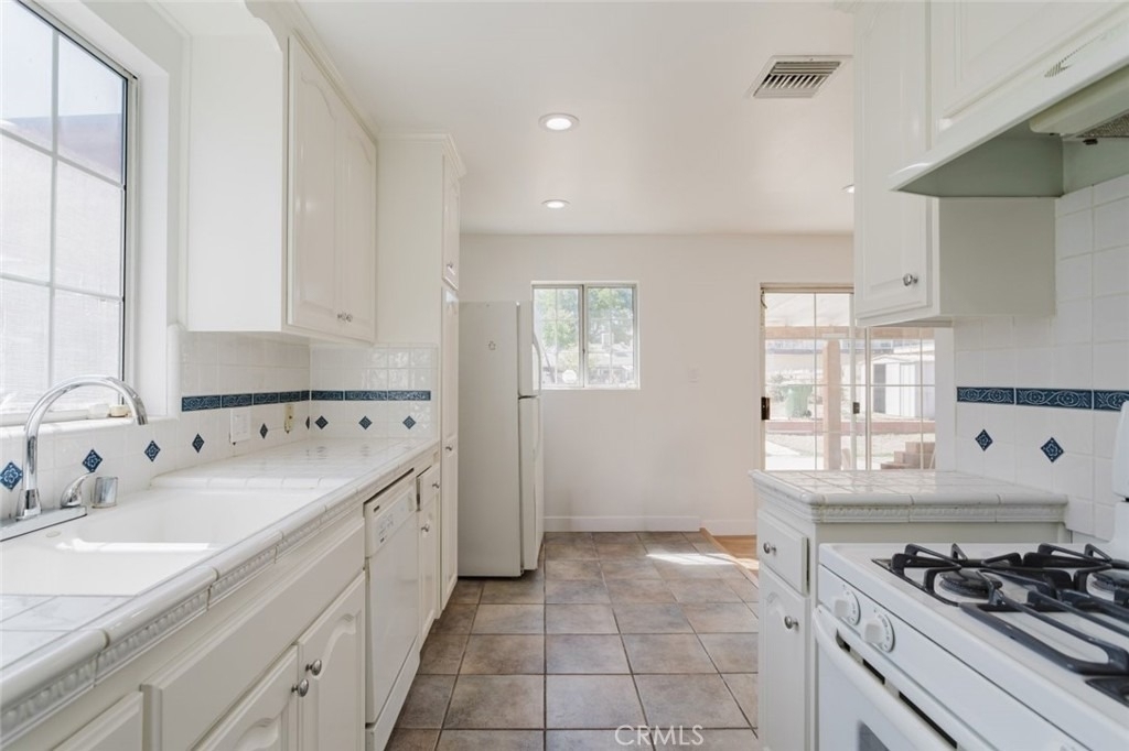 7737 Cleon Avenue - Photo 25