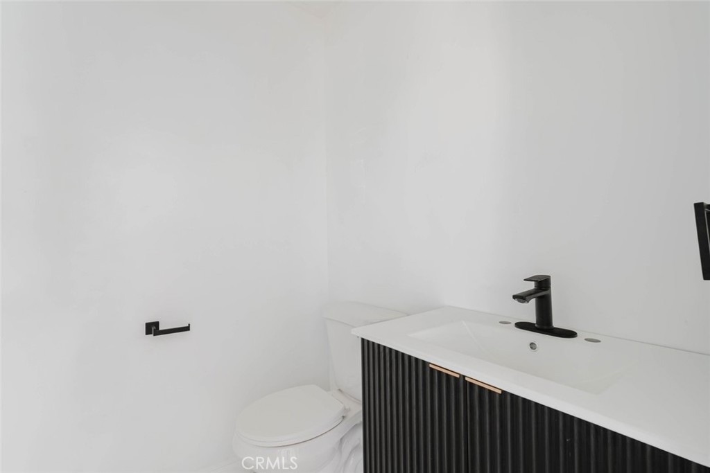19427 Hart Street - Photo 5