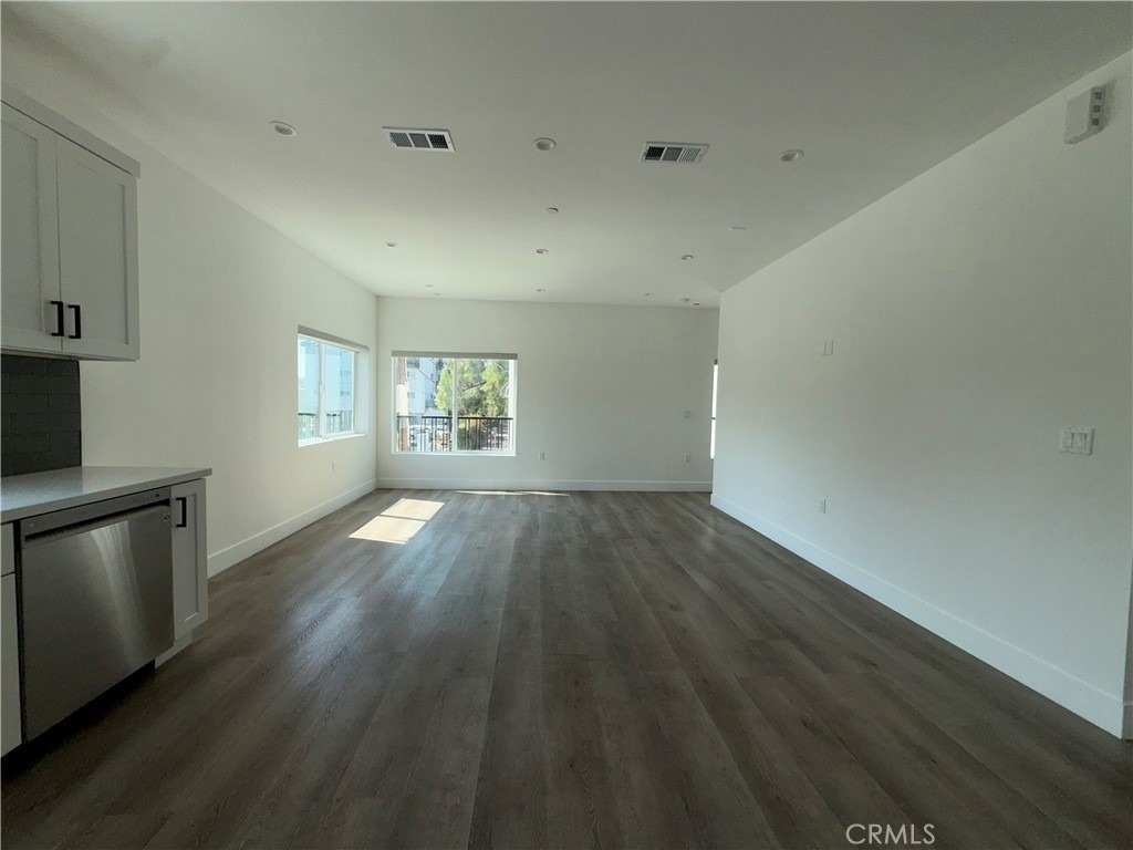 21715 Hart Street - Photo 10