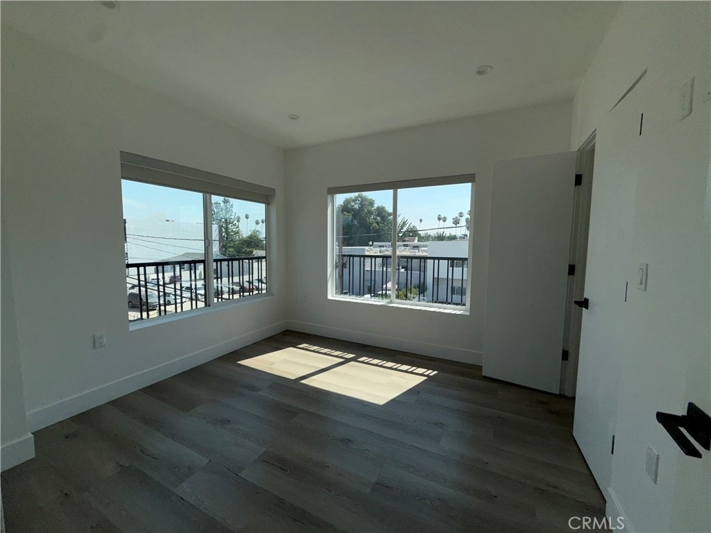 21715 Hart Street - Photo 11