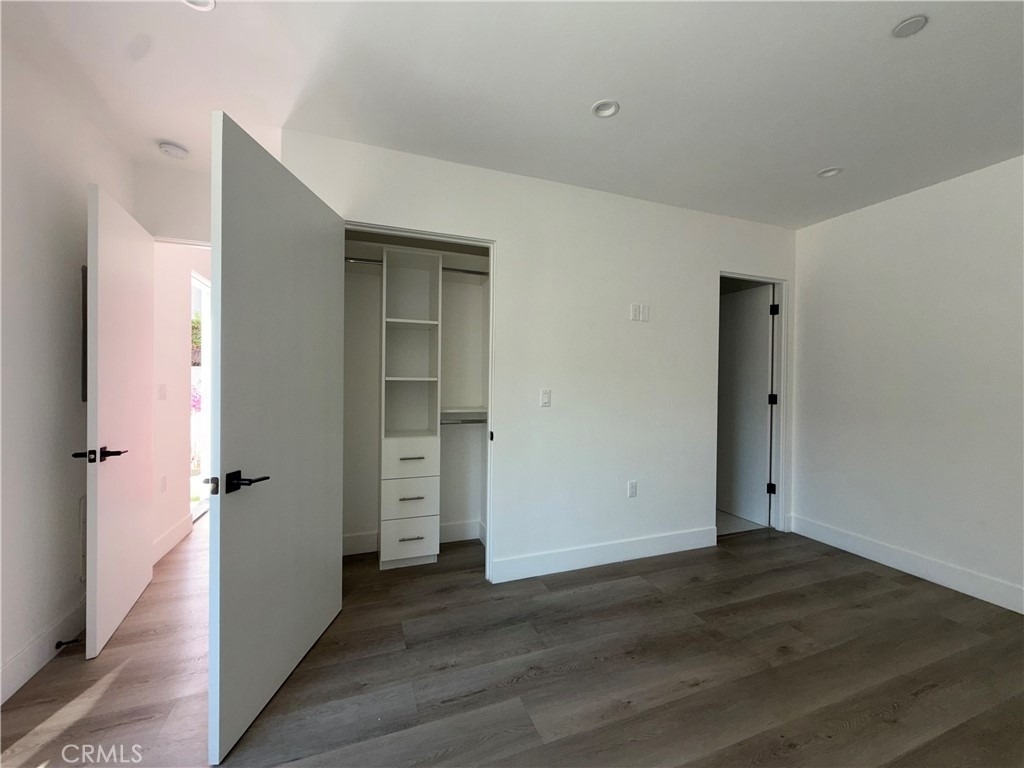 21715 Hart Street - Photo 5