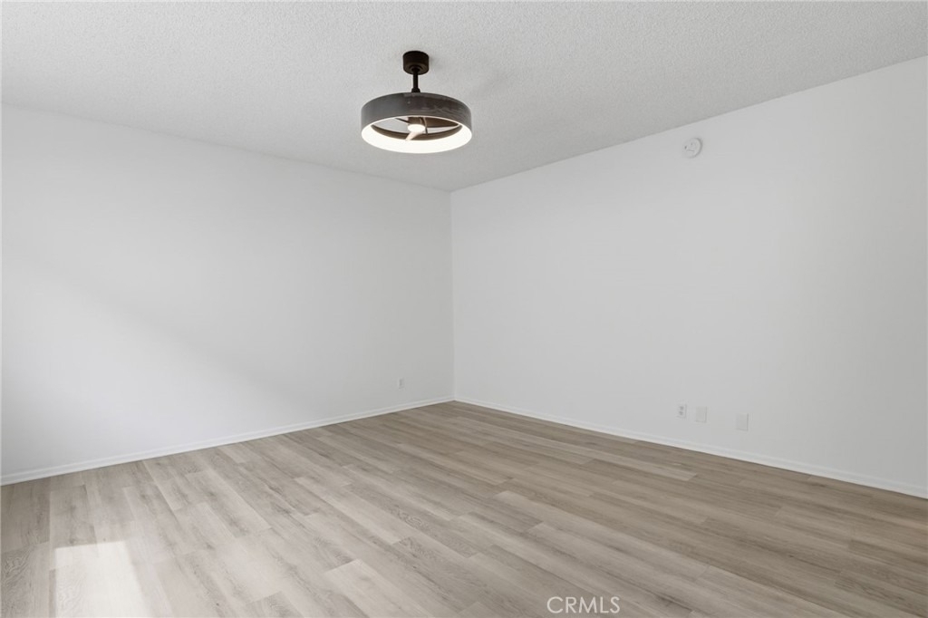 5400 Lindley Avenue - Photo 19