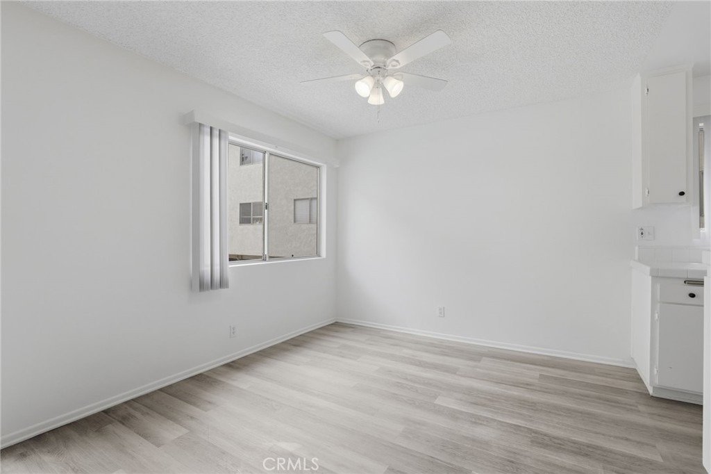 5400 Lindley Avenue - Photo 7