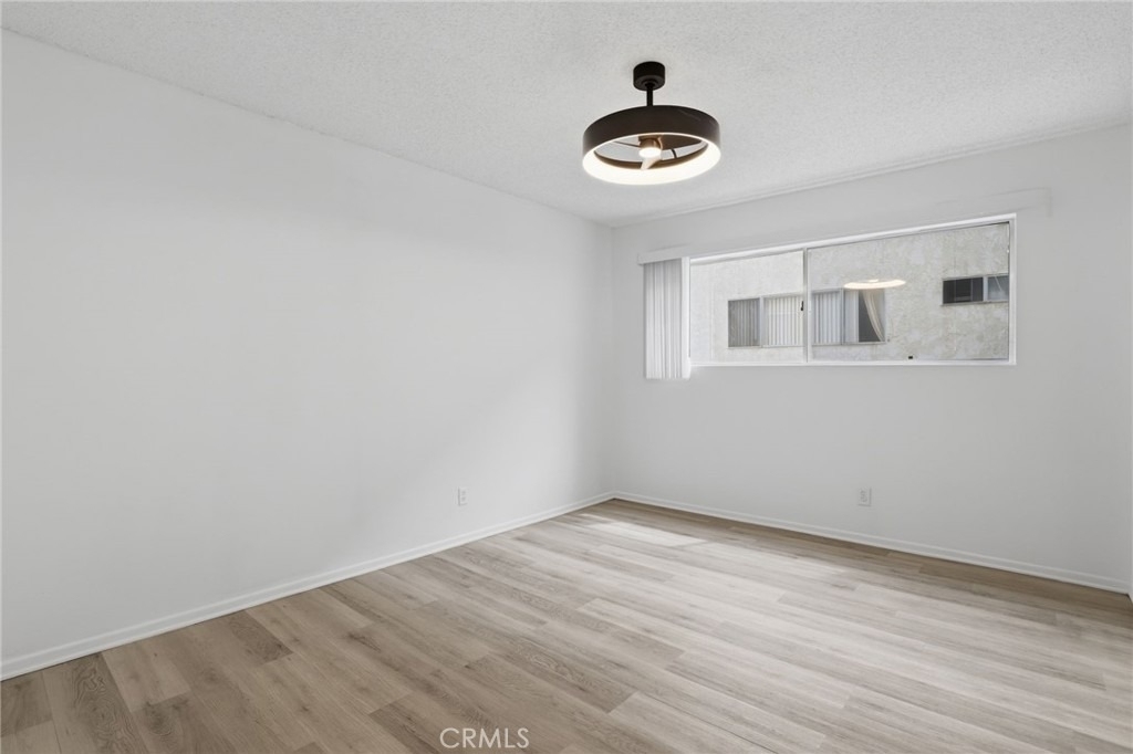5400 Lindley Avenue - Photo 24