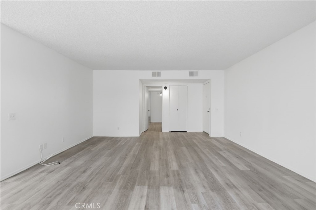 5400 Lindley Avenue - Photo 14