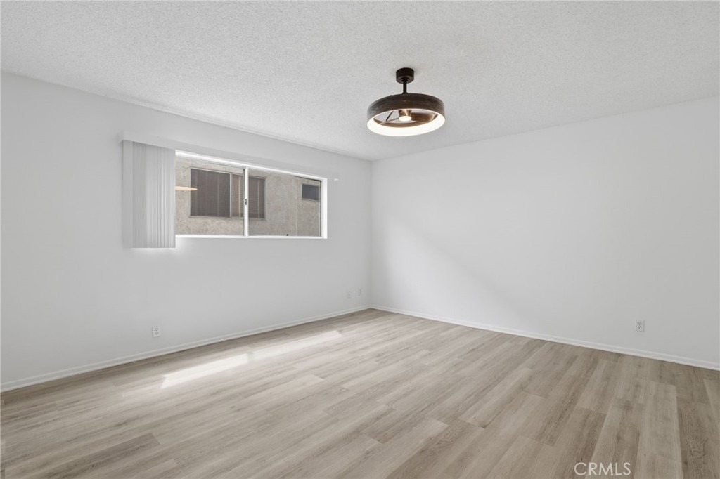 5400 Lindley Avenue - Photo 16