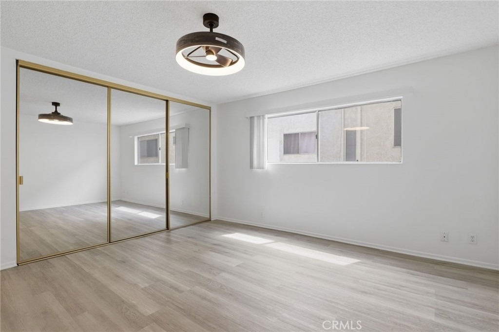 5400 Lindley Avenue - Photo 17