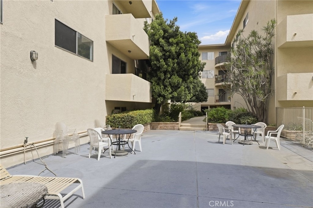 5400 Lindley Avenue - Photo 34