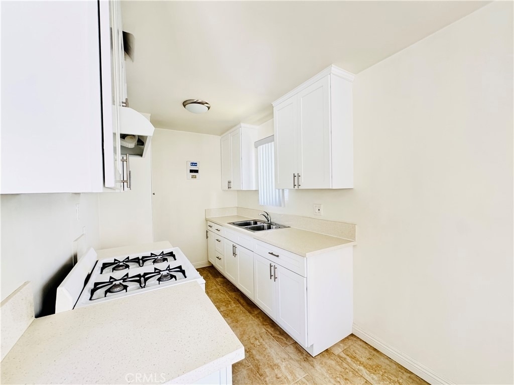 10850 Landale St - Photo 3