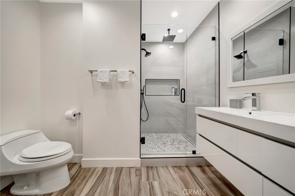 22914 Calvert Street - Photo 60