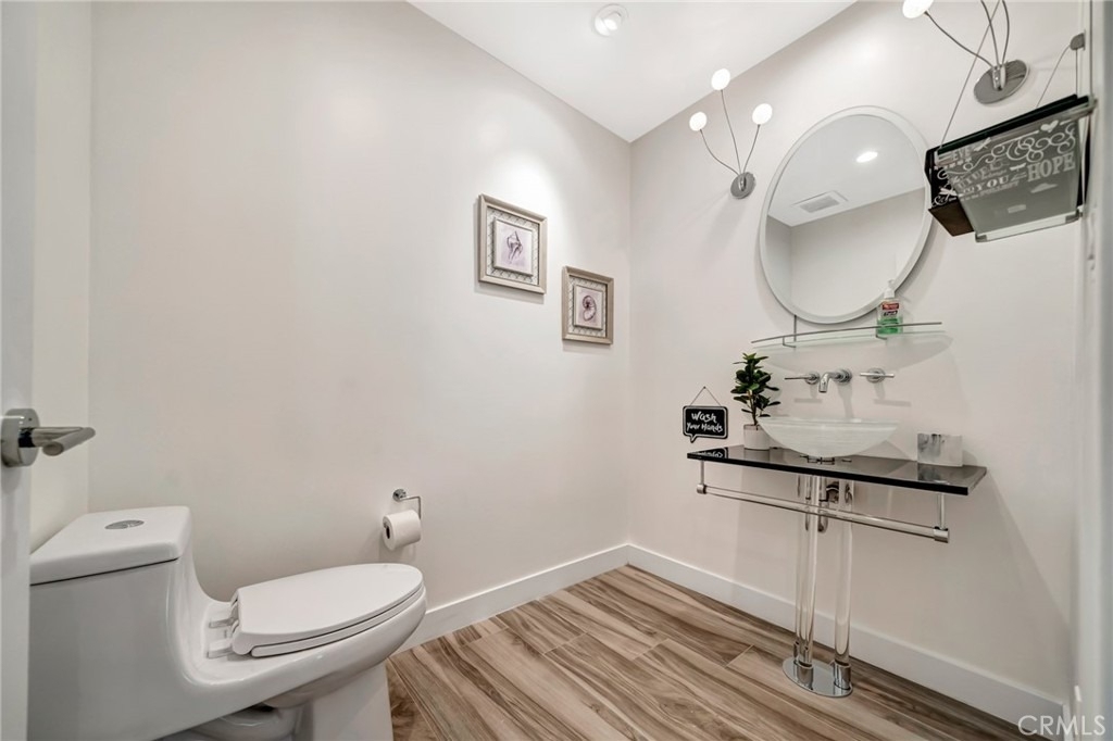22914 Calvert Street - Photo 33