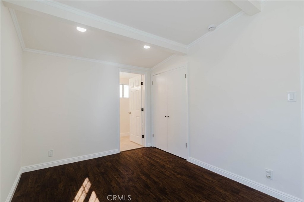 7945 Woodman Avenue - Photo 15